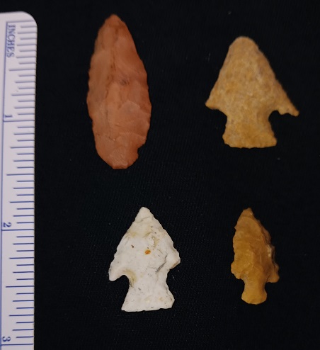 Authentic set of 4 Small Arrowheads: Arkansas - Click Image to Close